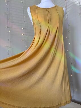Pleated Ribbed Swing Dress in Yellow Size M